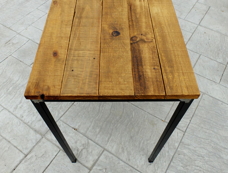taula fusta palets i ferro