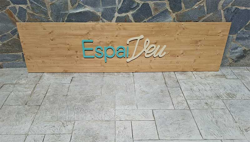 rótulo madera personalizado