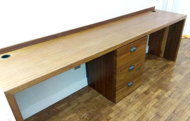 escriptori a mida fusta