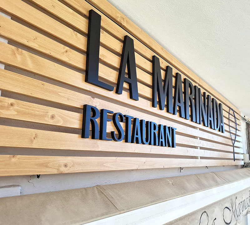 rótulo madera personalizado