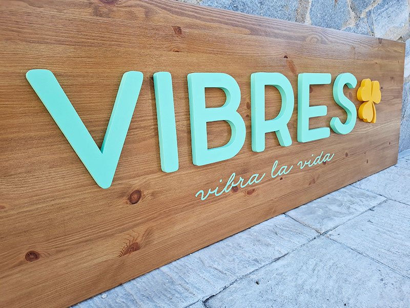 rótulo madera letras