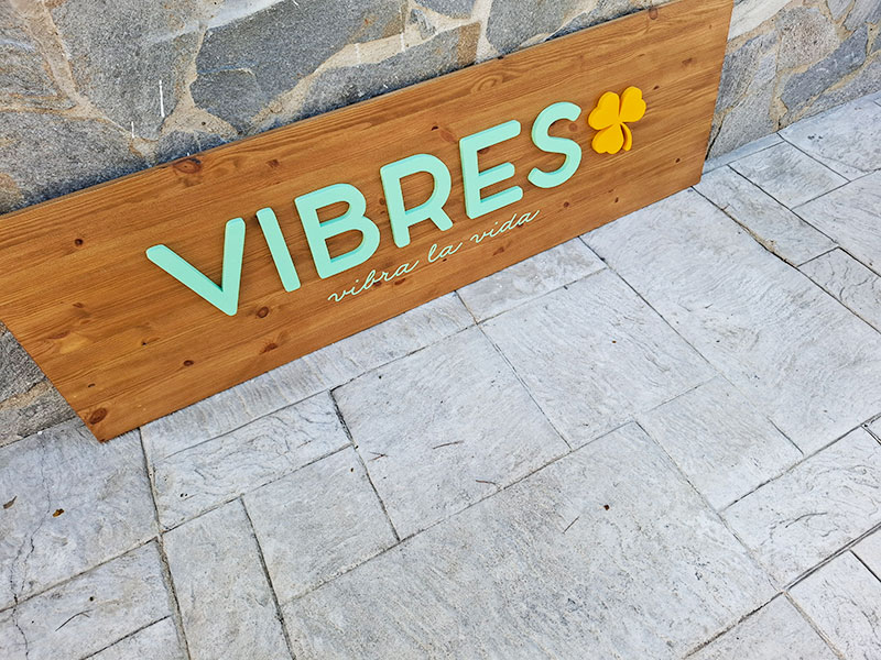 cartel madera vibres